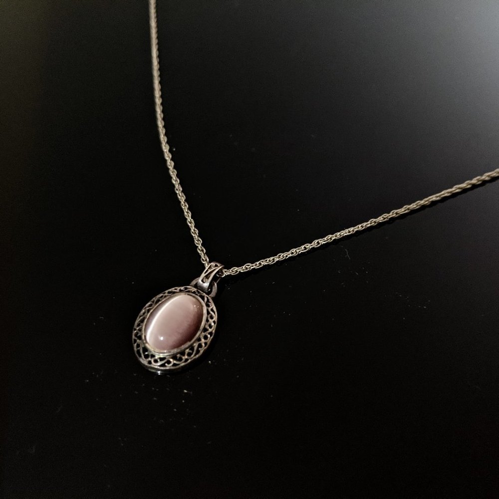 Purple pendant necklace